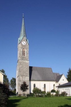 Evangelische Kirche Rutzenmoos, Quelle: http://commons.wikimedia.org/wiki/File:Rutzenmoos_Kirche.JPG?uselang=de-at