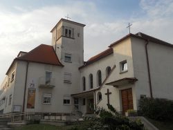 Evang. Pfarrkirche A.B., Ev. Betsaal und Pfarrhaus.Aus Wikimedia Commons Urheber: Clemens